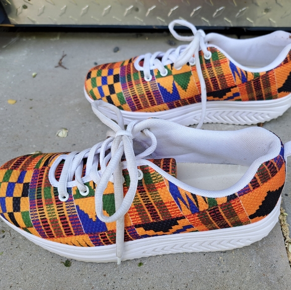 Canvas African print sneakers - Picture 2 of 4